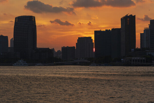 都市晚霞