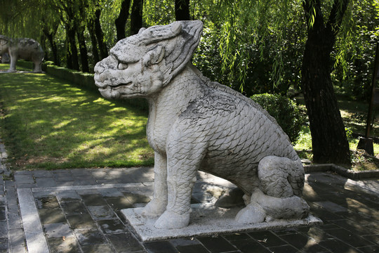 明十三陵神路麒麟雕塑