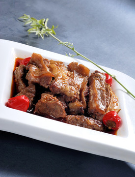 大塊牛肉