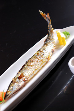 炭燒秋刀魚
