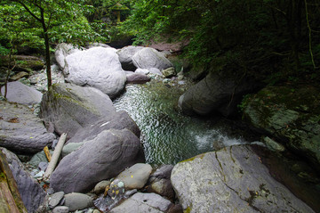 亞木溝河流
