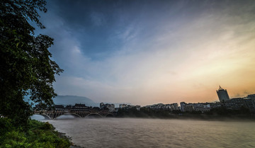 雅安廊橋
