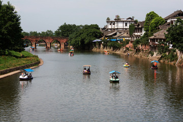 平樂古鎮(zhèn)愜意小船