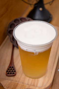 奶蓋綠茶
