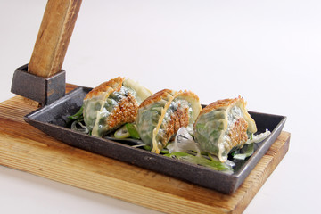 韭菜煎餃子