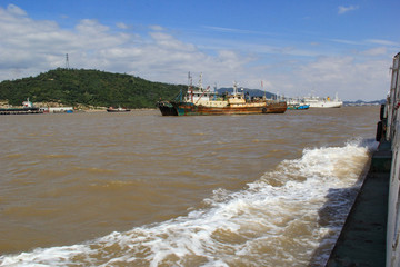 象山石浦漁港海面