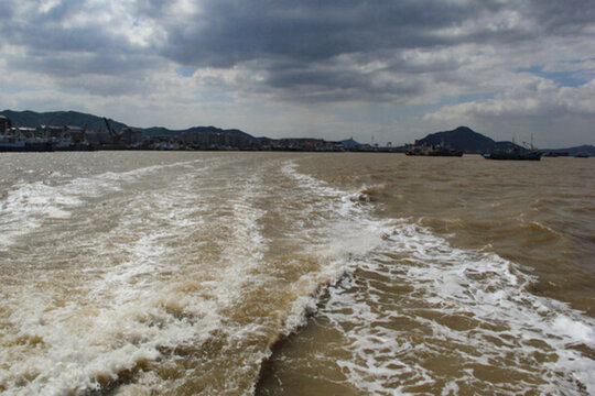 象山石浦漁港海面
