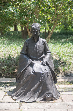 明代男子雕塑