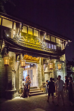 銀飾店大門
