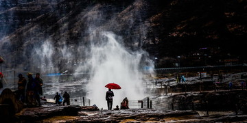 壺口瀑布雨蒙蒙