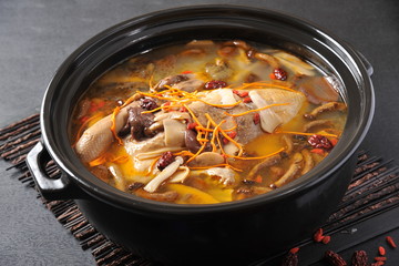 山珍雞湯