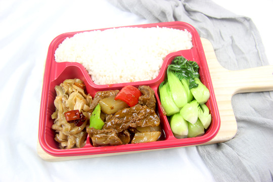 蘿卜牛腩飯