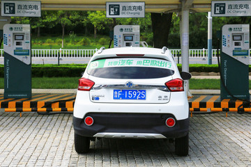 電動汽車充電