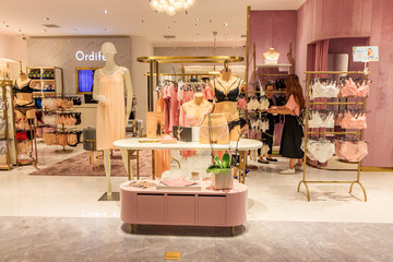服裝店內(nèi)景