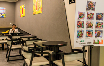 簡餐廳內(nèi)景