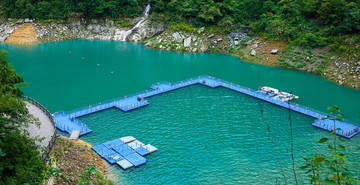 湖面棧道