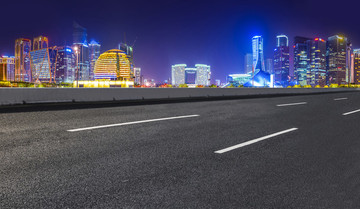 道路路面和杭州錢江新城現(xiàn)代建筑