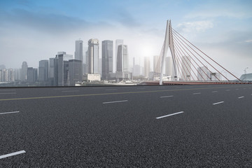 道路路面和重慶城市建筑天際線