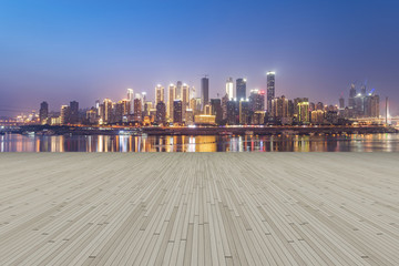 廣場地磚和重慶城市建筑天際線