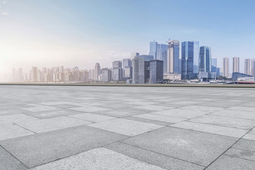 廣場地磚和重慶城市建筑天際線