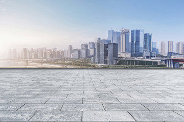 廣場地磚和重慶城市建筑天際線