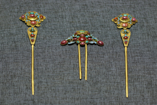 金點(diǎn)翠多寶簪釵三件套