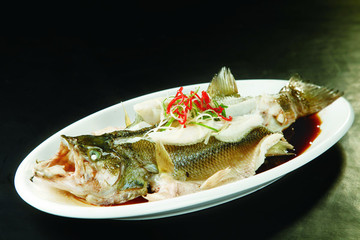 清蒸鱸魚
