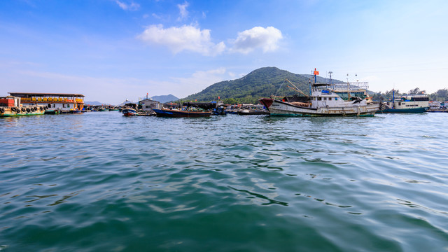 中國海南南灣猴島漁排