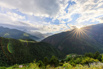 丹巴頂果山雍忠佐欽嶺寺夕陽
