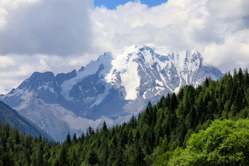 川西風(fēng)光甘孜亞拉雪山