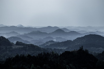 水墨群山