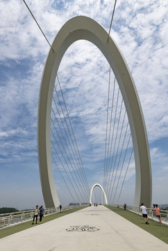 南京眼步行橋