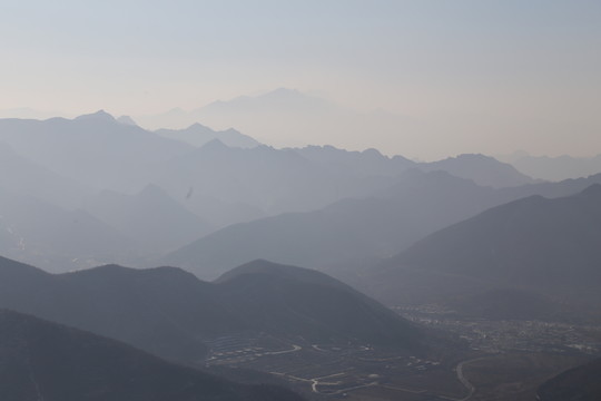 水墨遠山