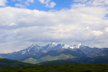 甘孜風(fēng)光高原草甸雪山
