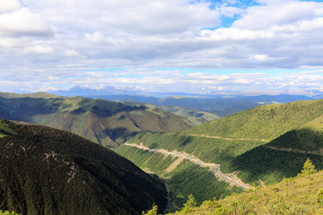 甘孜風光遠眺亞拉雪山