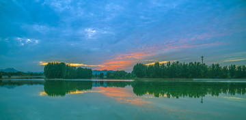 青州南陽(yáng)湖晚霞全景風(fēng)光