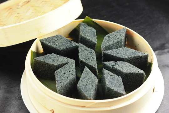 籠仔黑米糕