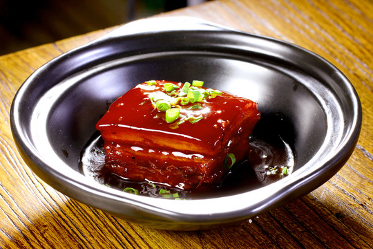 大塊紅燒肉