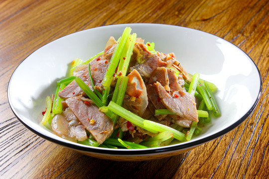 芹菜拌驢肉