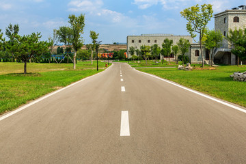 齊魯酒地彎曲的道路與古典建筑