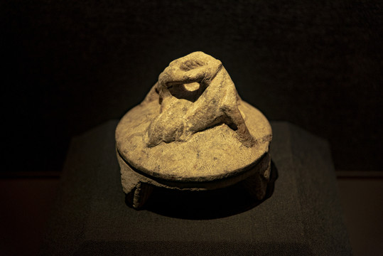 蟠螭蓋石硯