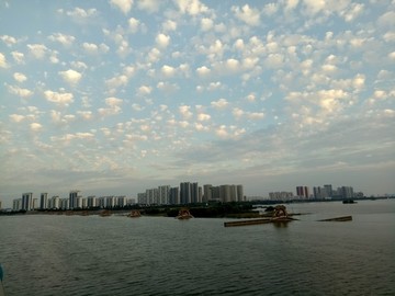 藍(lán)天白云