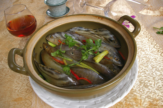 什魚(yú)煲