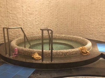 情侶浴池