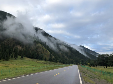 獨(dú)庫(kù)公路大龍池風(fēng)景區(qū)
