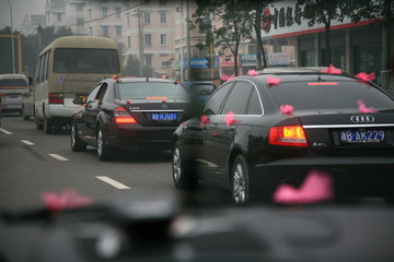 婚車迎親