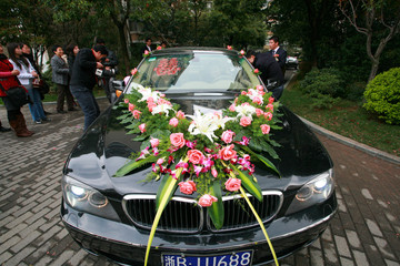 婚車迎親