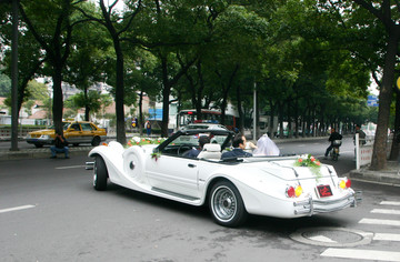 婚車迎親