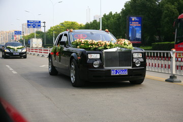 婚車迎親