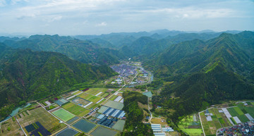 浙江,臺(tái)州,天臺(tái)縣,龍溪鄉(xiāng),鄉(xiāng)村,航拍,俯瞰,田園,春色,小溪,綠色,山村